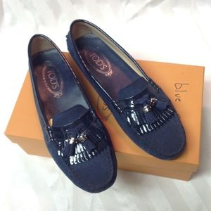 Tod's navy blue suede Drivers with tassel